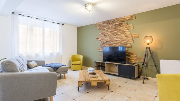 TV - Comfortable townhouse in Carentan for a family stay (Carentan les Marais)