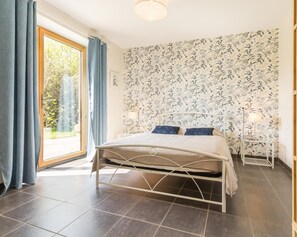 2 bedrooms