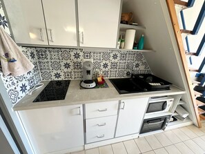 Réfrigérateur, plaque de cuisson