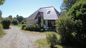 Exterior - Charming house with terrace in peaceful area (Juvigny les Vallées)
