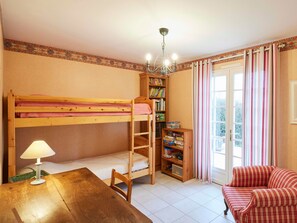 4 bedrooms, free WiFi