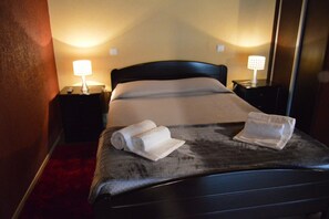 1 sovrum och sängkläder