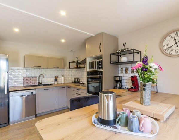 Fridge, microwave, oven, dishwasher