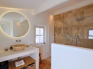 Bathroom - Luxury villa with pool and air conditioning (La Croix-Valmer)