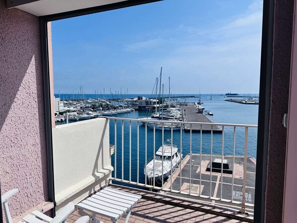 Property grounds - Mezzanine Studio for 4 with Terrace and Parking (Cap d'Agde)