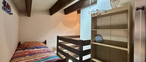 2 bedrooms