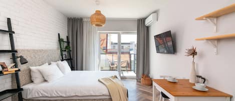 Comfort-huoneisto, parveke | Äänieristys, silitysrauta/-lauta, vauvansängyt, ilmainen Wi-Fi
