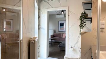 Comfort appartement, balkon | Badkamer