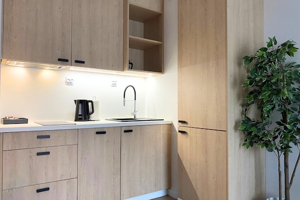 Comfort Apartment, Balcony | Private kitchen