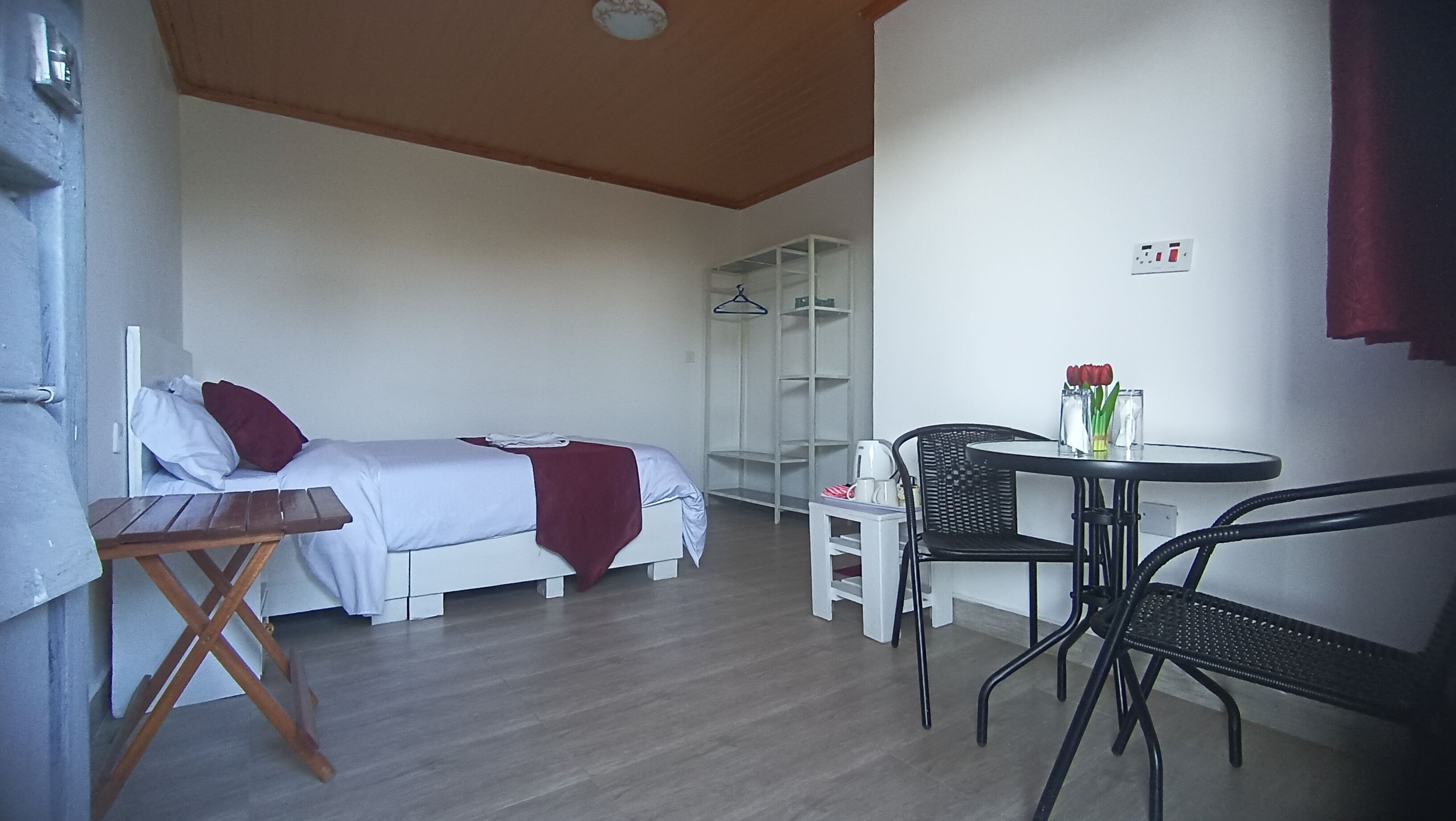 Standard Single Room | Free WiFi, bed sheets