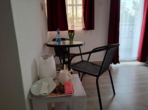 Standard-Doppelzimmer, Stadtblick | Kostenloses WLAN, Bettwäsche