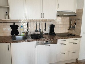 Microwave, dishwasher, coffee/tea maker