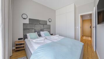 Apartament (21) | Individually decorated, individually furnished, iron/ironing board