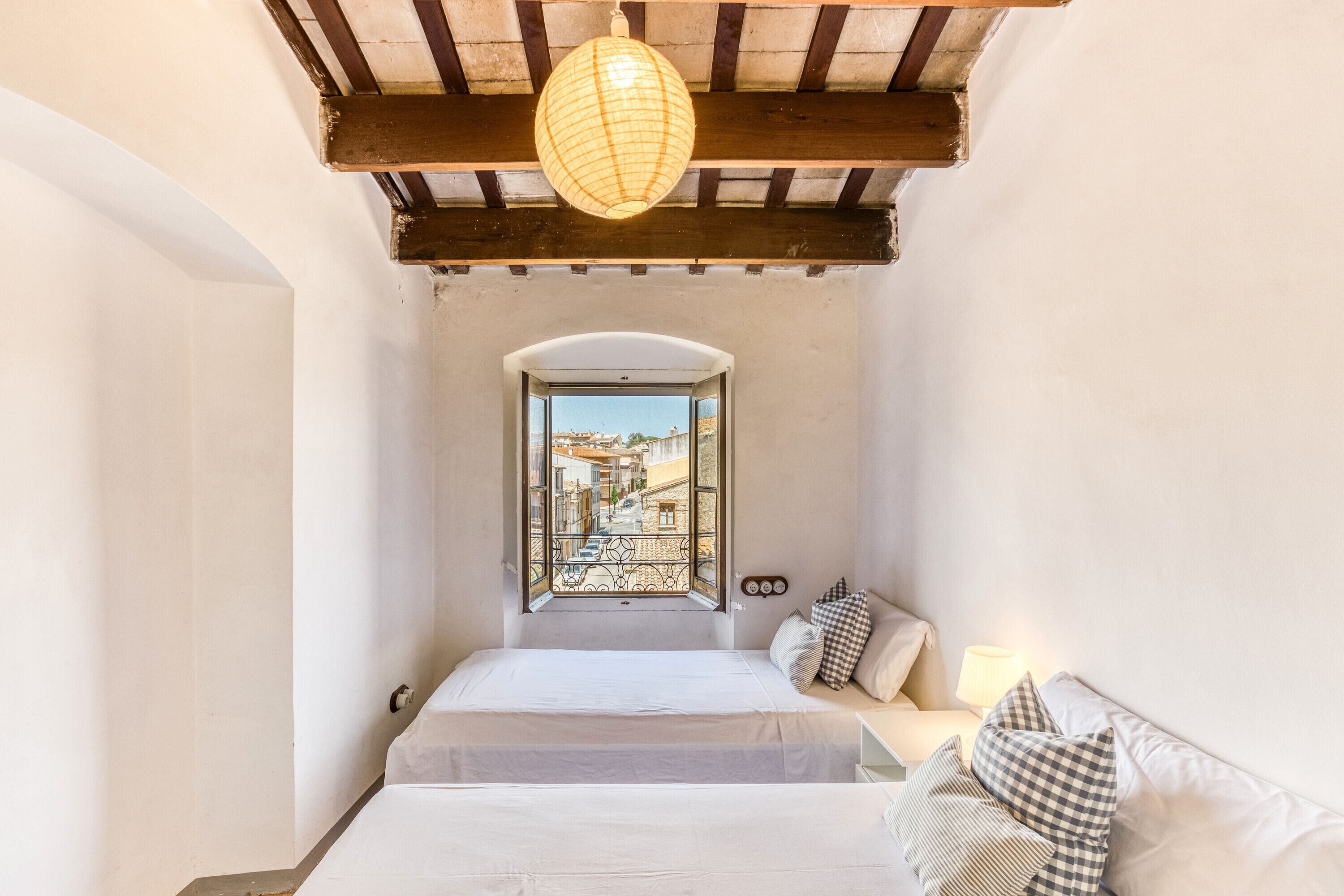 7 dormitorios, tabla de planchar con plancha, wifi y ropa de cama