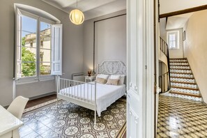 7 makuuhuonetta, silitysrauta/-lauta, Wi-Fi, vuodevaatteet