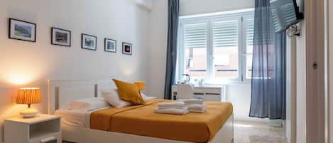 Deluxe Double Room, Air conditioning (Camera superior, con vasca.)