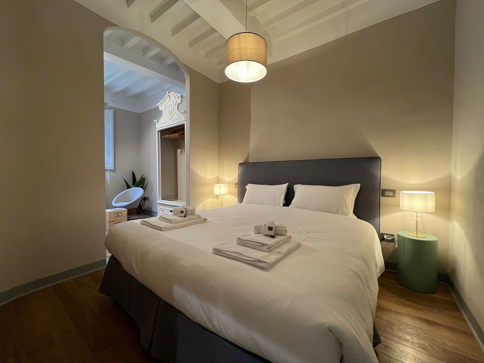 2 slaapkamers, een strijkplank/strijkijzer, reisbedje, gratis wifi