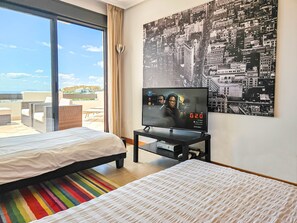 3 bedrooms, iron/ironing board, free WiFi