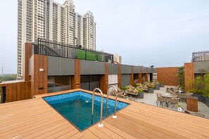 Indoor pool - Saltstayz Autograph Advant & Sector 144 (Noida)