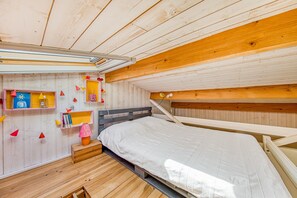 1 bedroom - Pretty Little Chalet on the Silver Coast (Le Porge)