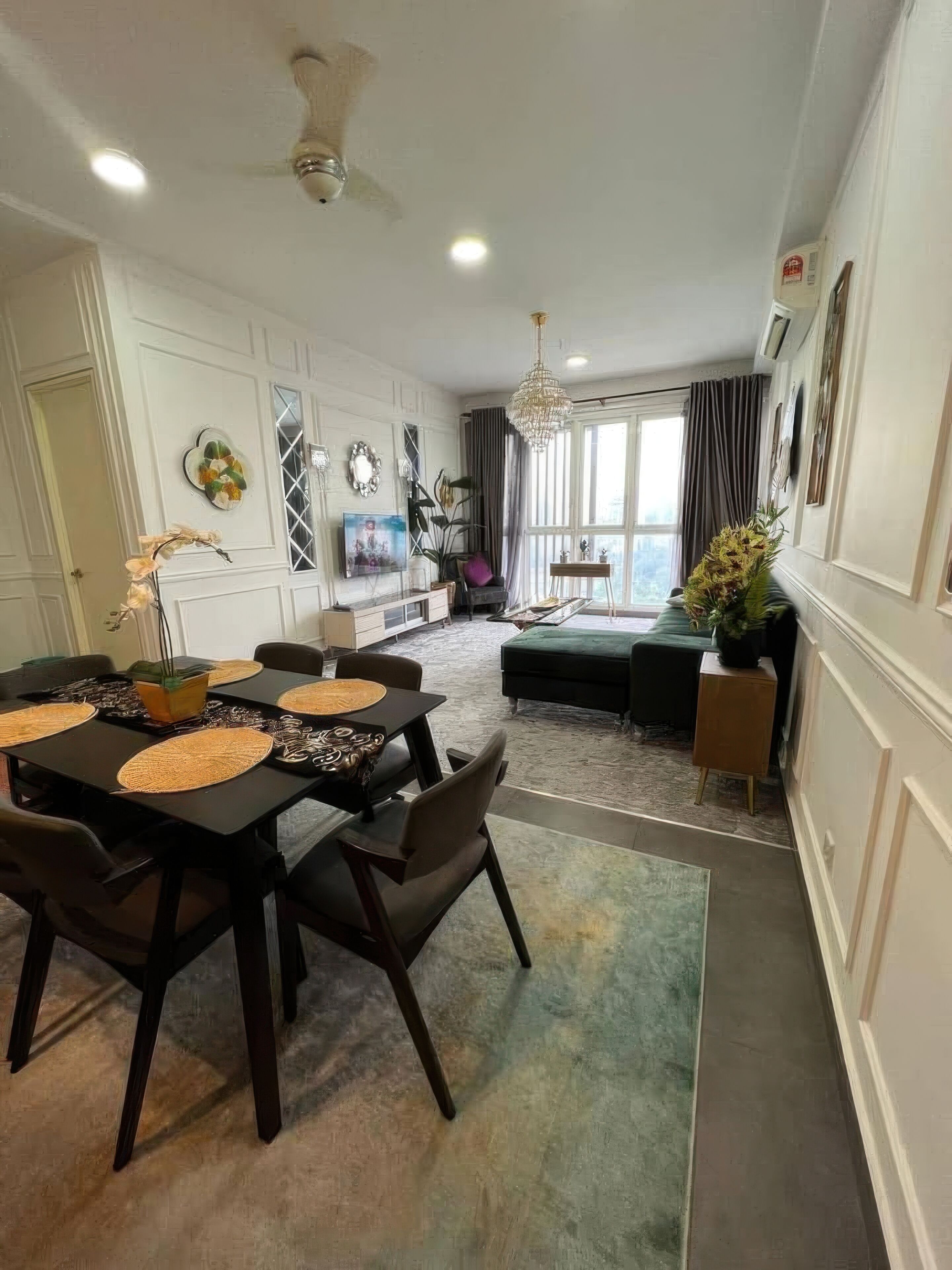 Superior Apartment, 3 Bedrooms, Balcony, City View | Makan dalam bilik