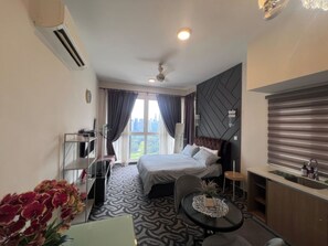 Superior Studio, 1 Queen Bed, Balcony, City View | Desk, free WiFi - Ciao Sentrio Pandan KLCC Apartments (Kuala Lumpur)