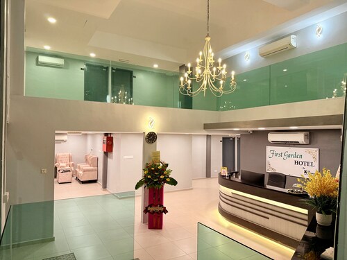 Capital O 91281 Hotel First Garden By Kr Cosmos