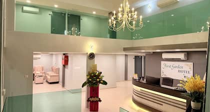 Capital O 91281 Hotel First Garden By Kr Cosmos