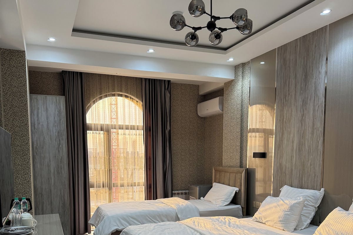 Familienzimmer, Stadtblick | Hochwertige Bettwaren, Daunenbettdecken, Select-Comfort-Betten