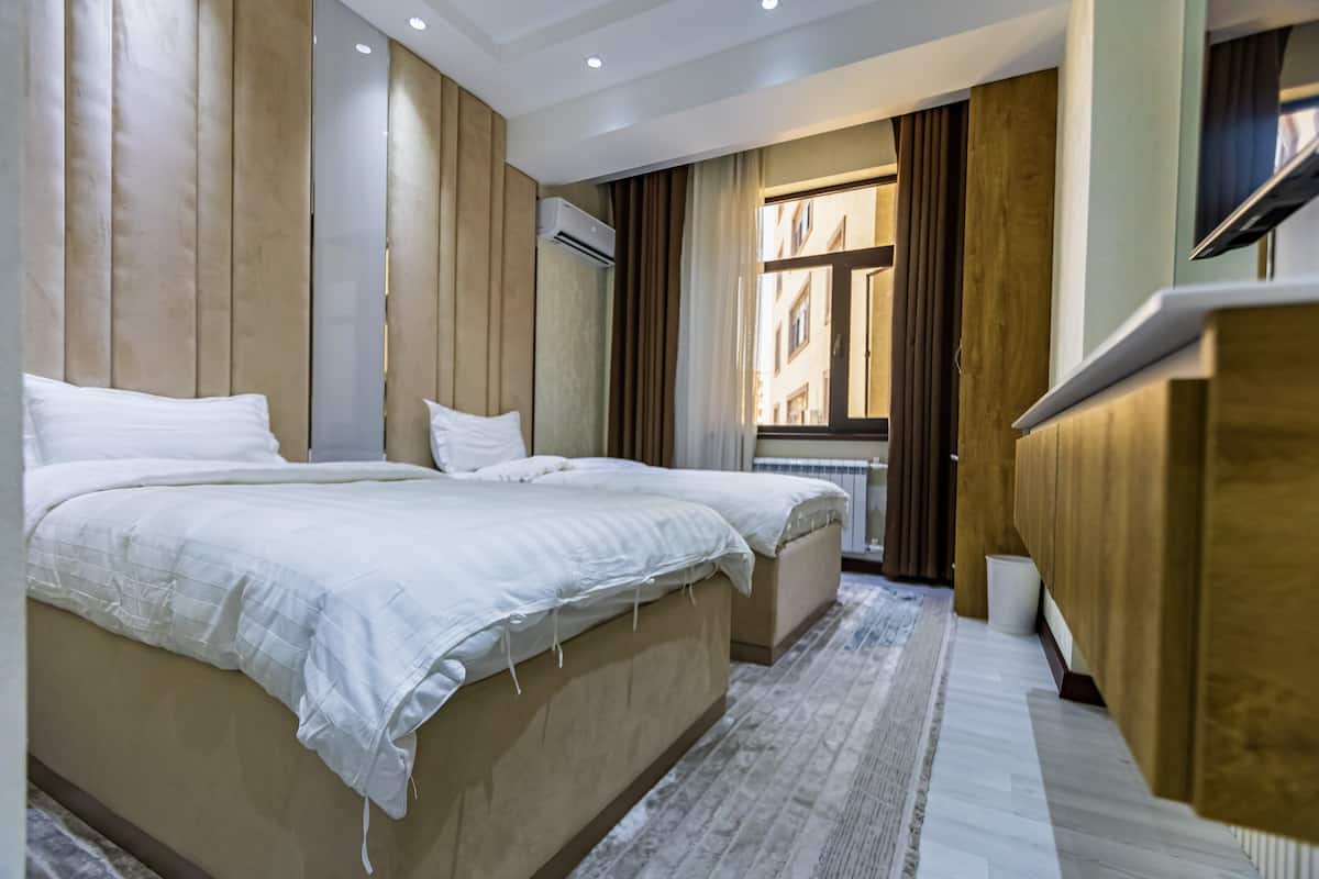 Superior Twin Room, Mountain View | Premium bedding, down duvets, Select Comfort beds, in-room safe