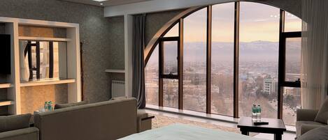 Superior-suite - bjergudsigt | Premium-sengetøj, dundyner, Select Comfort-senge, pengeskab på værelset