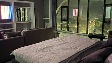 Superior Suite, Mountain View | Premium bedding, down comforters, Select Comfort beds, in-room safe