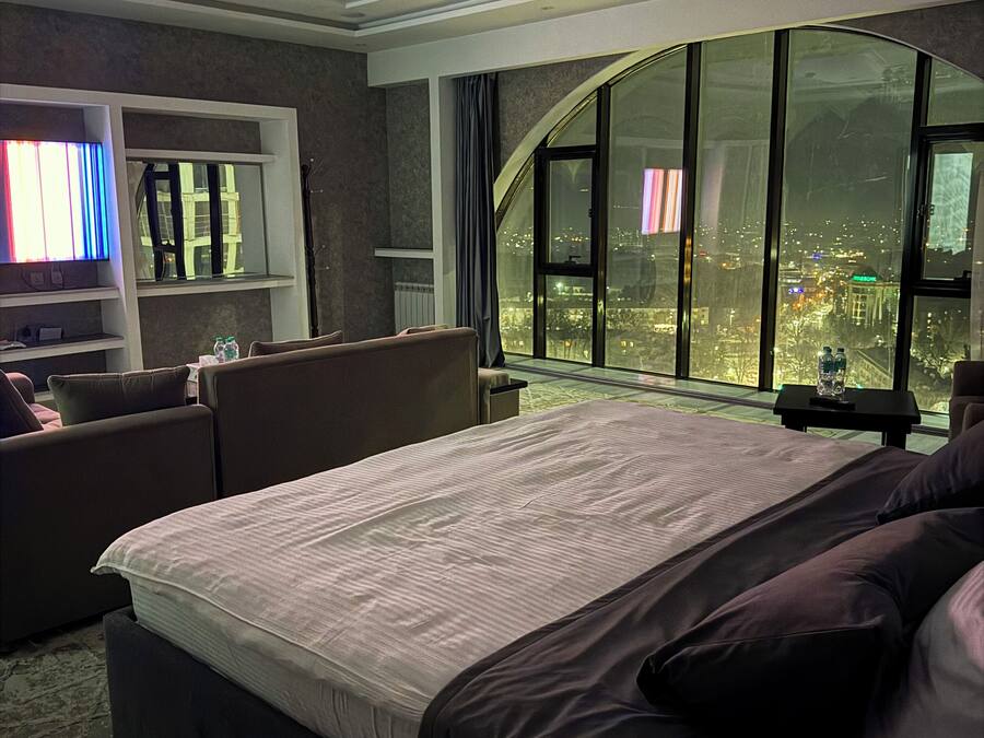 Superior Suite, Mountain View | Premium bedding, down comforters, Select Comfort beds, in-room safe