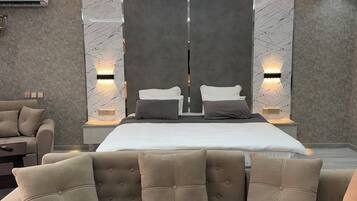 Superior Suite, Mountain View | Premium bedding, down comforters, Select Comfort beds, in-room safe