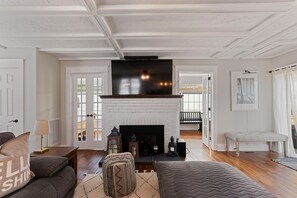 Smart TV, fireplace, offices