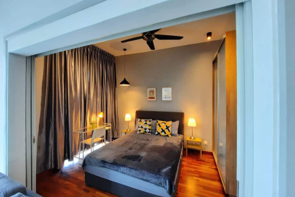 Superior Studio, 1 Queen Bed, City View