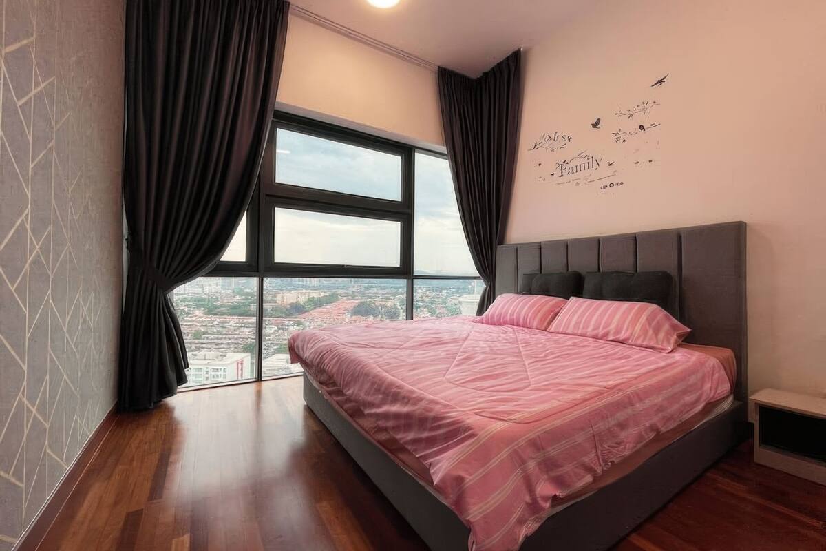 Superior Apartment, 3 Bedrooms, City View