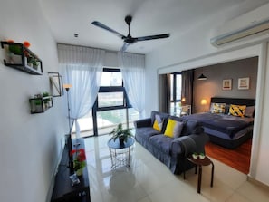 Superior Studio, 1 Queen Bed, Kitchen, City View | Desk, laptop workspace, free WiFi, bed sheets