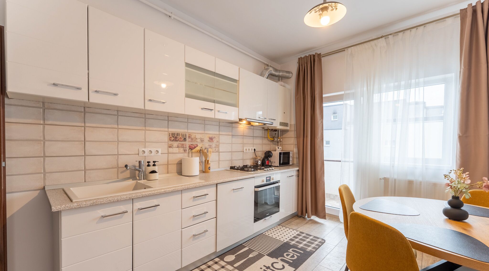 Deluxe Apartment | Private kitchen | Fridge, oven, stovetop, dishwasher