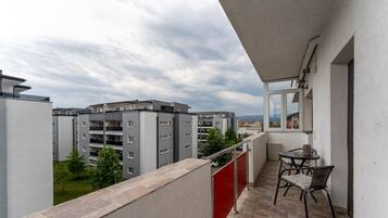 Deluxe Apartment | Balcony