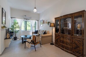 Appartement, 3 chambres, cuisine, vue ville | Salle de séjour | TV connectée de 50 pouces avec chaînes numériques, services de streaming