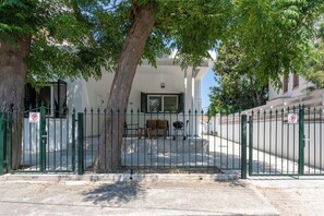 Apartment, 3 Bedrooms, Kitchen, City View | Terrace/patio - Arty Haven Spacious 3BR House in Larnaca (Larnaca)