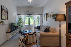 Apartment, 3 Bedrooms, Kitchen, City View | Living room | 50-inch Smart TV with digital channels, streaming services - Arty Haven Spacious 3BR House in Larnaca (Larnaca)