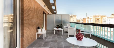 Classic Apartment, Garden View | Terrace/patio