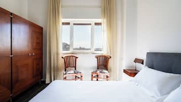 Classic Apartment, Garden View | Iron/ironing board, free WiFi