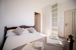 4 Schlafzimmer, Bügeleisen/Bügelbrett, kostenloses WLAN, Bettw äsche