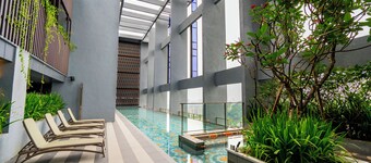 Millerz Square Sky Pool & Ham