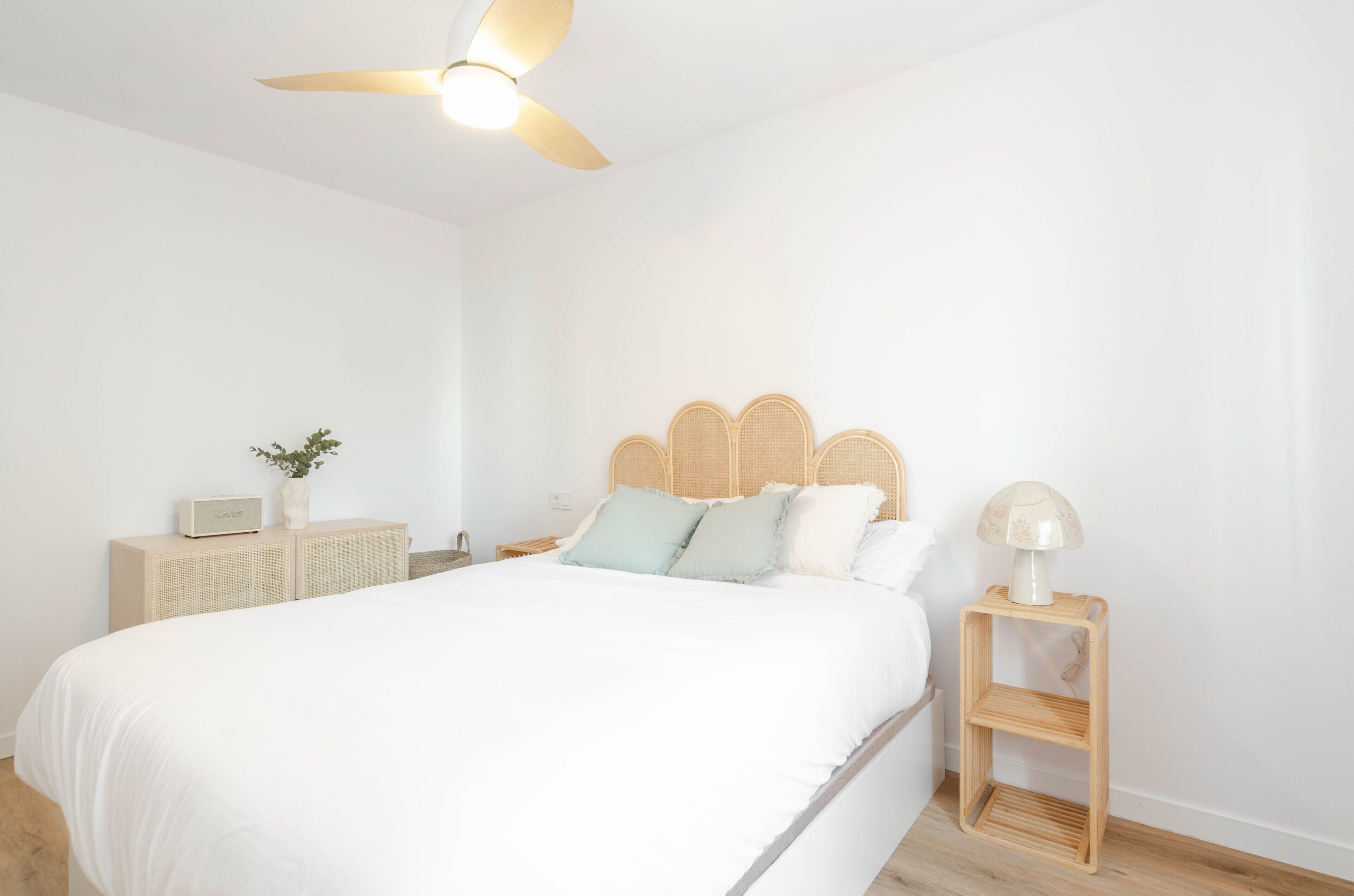 3 slaapkamers, een strijkplank/strijkijzer, wifi, beddengoed