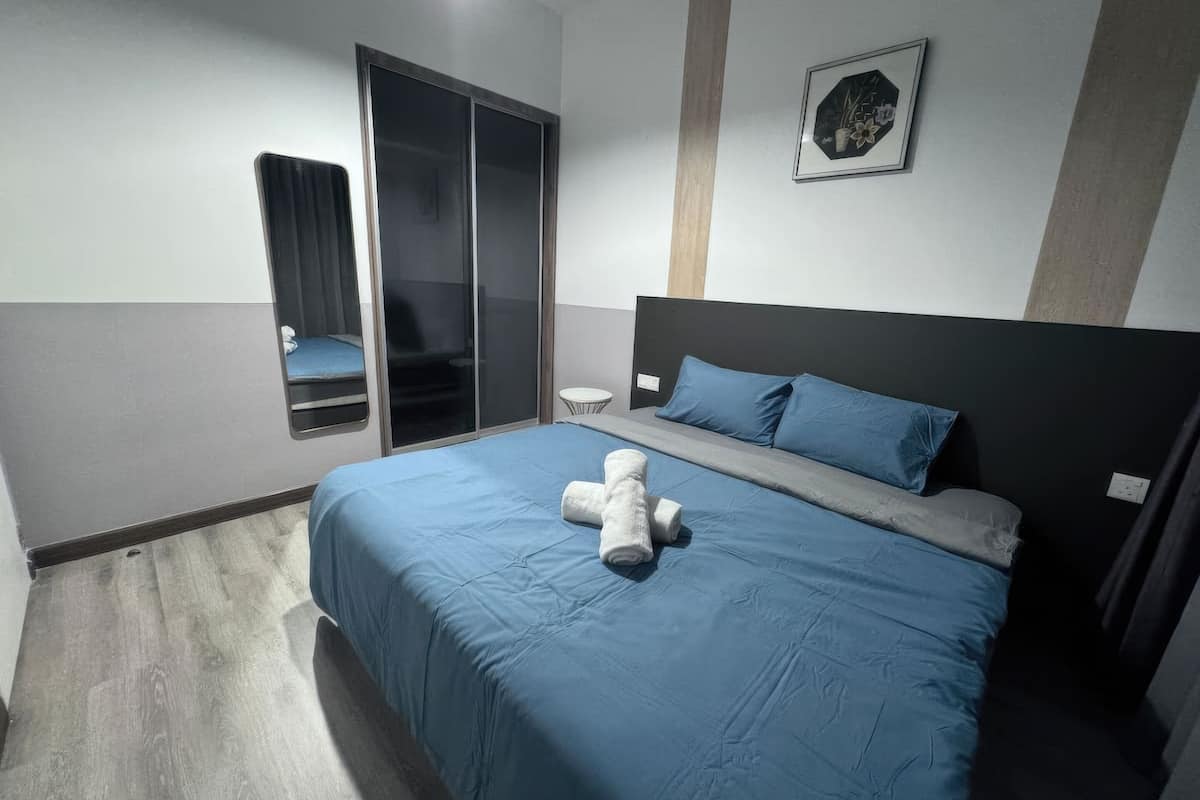 Superior Apartment, 2 Bedrooms, Kitchen, City View | Desk, free WiFi