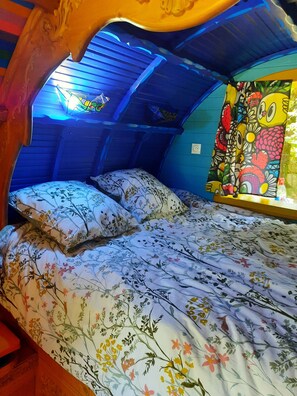 1 habitación y ropa de cama
